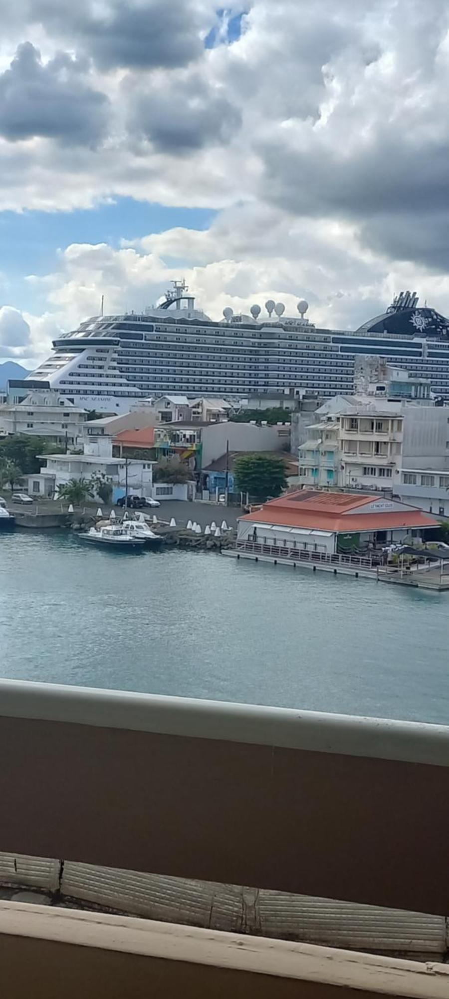 Down Town Pointe A Pitre Vue Mer Appartement Buitenkant foto